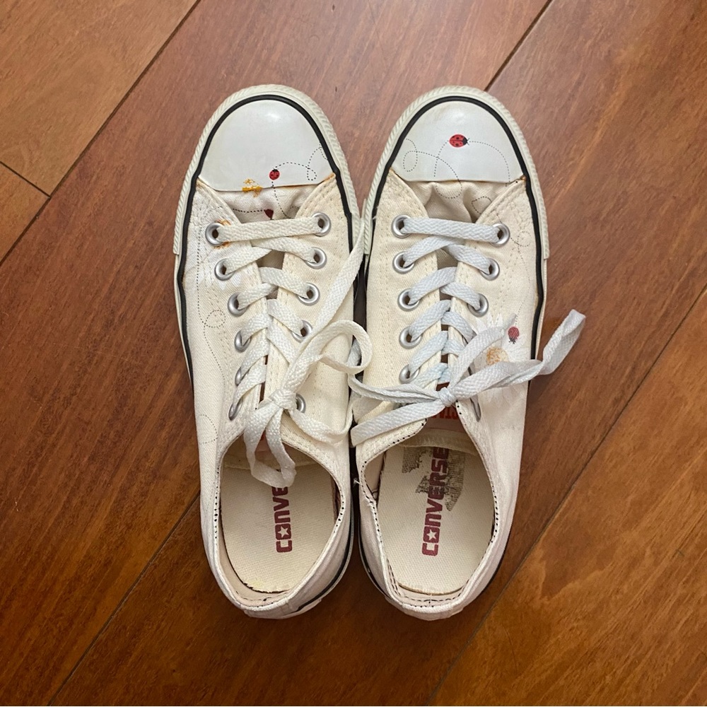 Off white lady bug converse